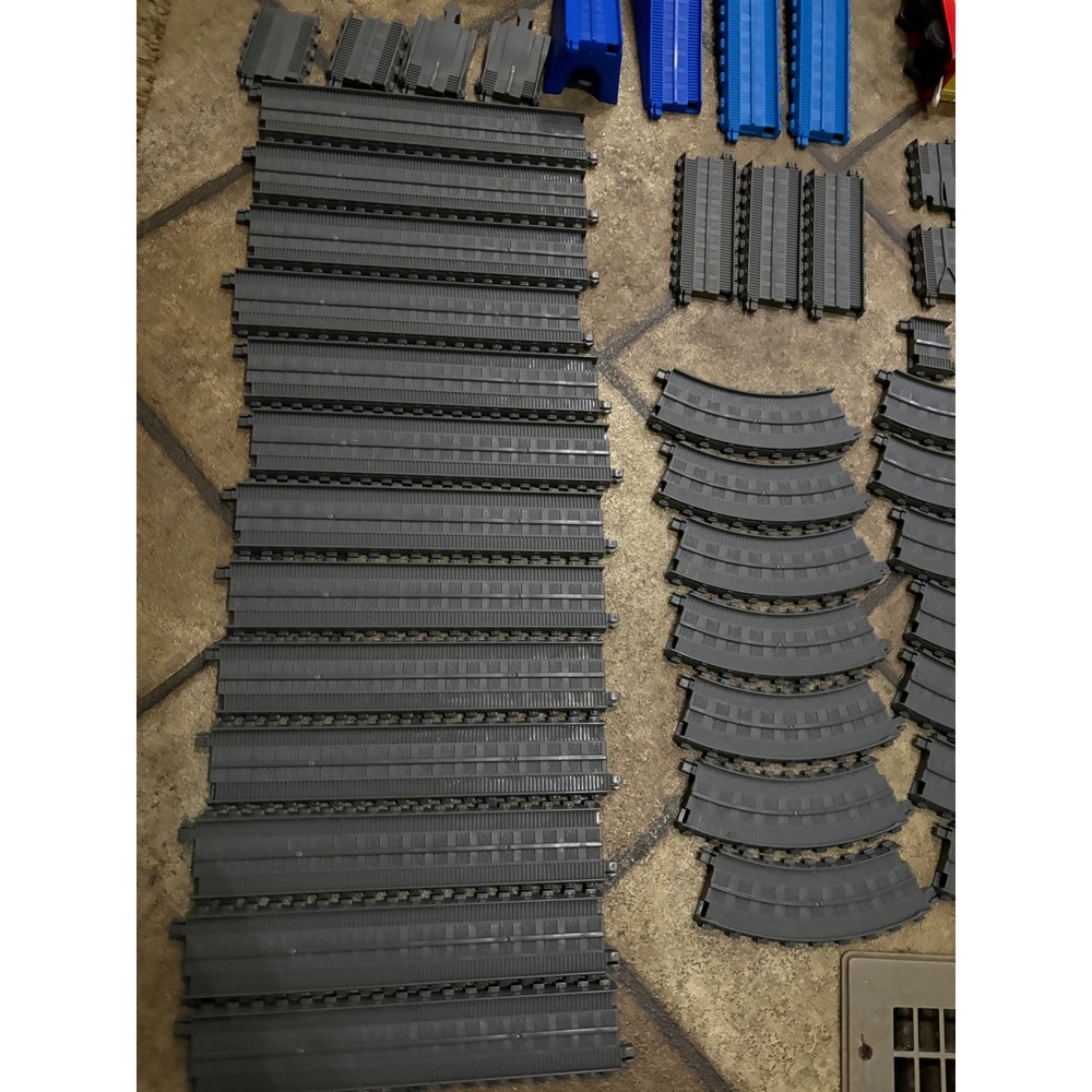 Thomas Train Track Mattel LOT 86 Pieces 16' plus Flora engine 09' train car - Picture 11 of 14